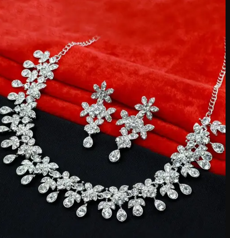 Silver Plated Necklace Set With White American Diamond