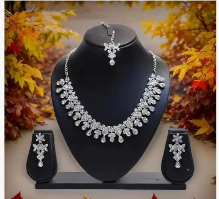 Silver Plated Necklace Set With White American Diamond