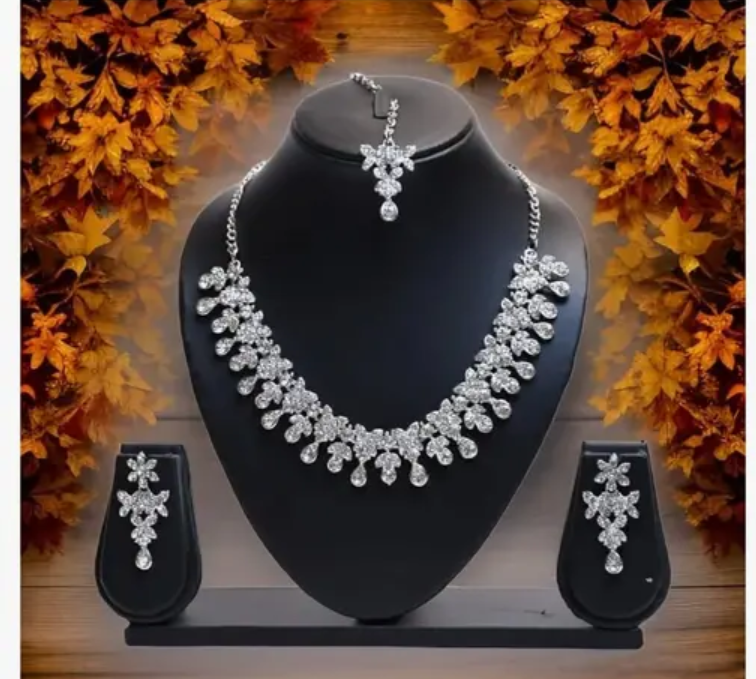 Silver Plated Necklace Set With White American Diamond